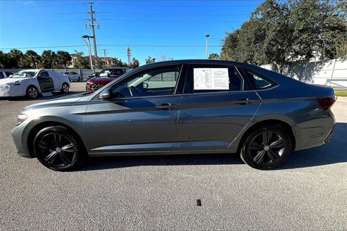 Certified 2022 Volkswagen Jetta SE w/ Panoramic Sunroof Package image 8