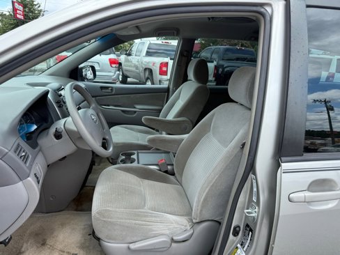 Used 2006 Toyota Sienna CE image 9