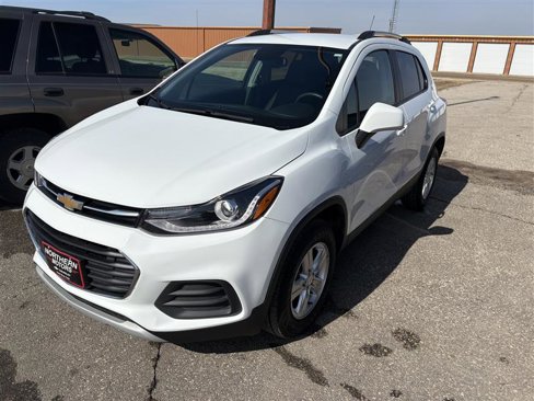 Used 2022 Chevrolet Trax LT w/ LT Convenience Package image 2