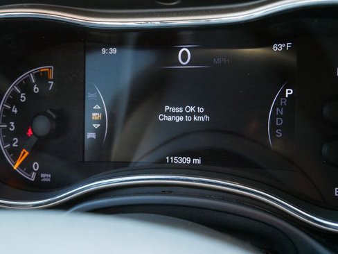 Used 2015 Jeep Grand Cherokee Limited w/ Trailer Tow Group IV image 29