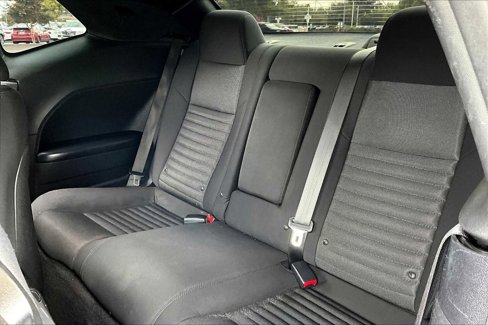 Used 2014 Dodge Challenger SXT image 20
