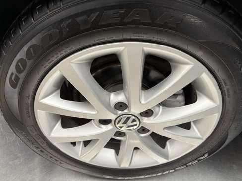 Used 2010 Volkswagen Jetta SEL image 23