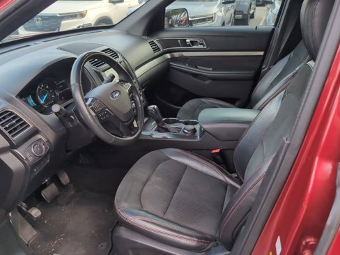 Used 2019 Ford Explorer XLT w/ Equipment Group 202A image 12