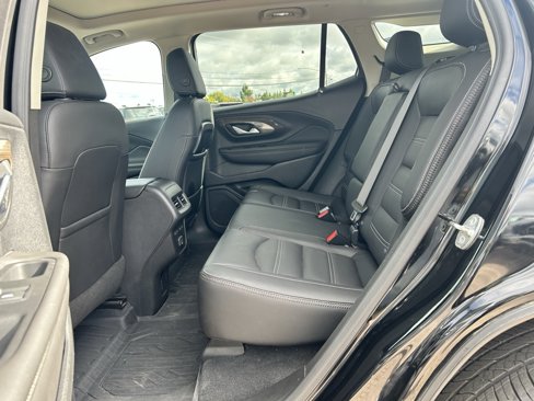 Used 2022 GMC Terrain Denali w/ Black Diamond Edition image 16