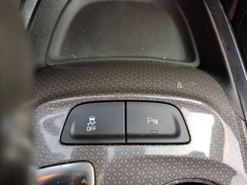 Used 2018 Chevrolet Malibu LT image 23