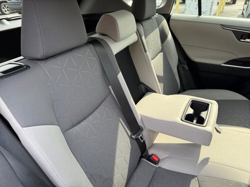 Certified 2022 Toyota RAV4 XLE image 21