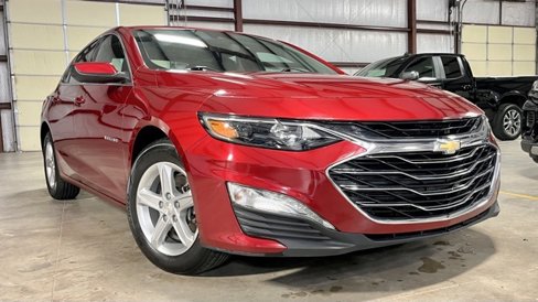 Used 2024 Chevrolet Malibu LT image 1