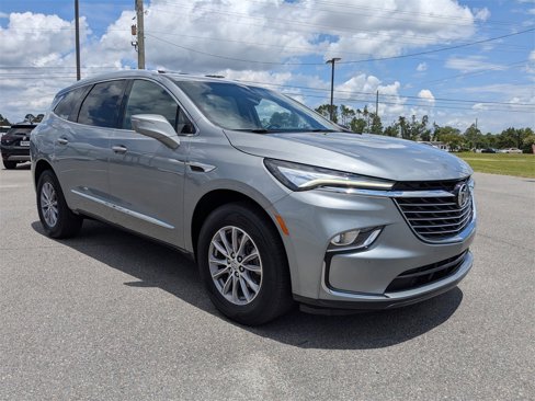 Used 2024 Buick Enclave Premium image 2
