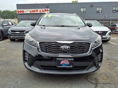 Used 2019 Kia Sorento LX w/ LX Convenience Package image 2