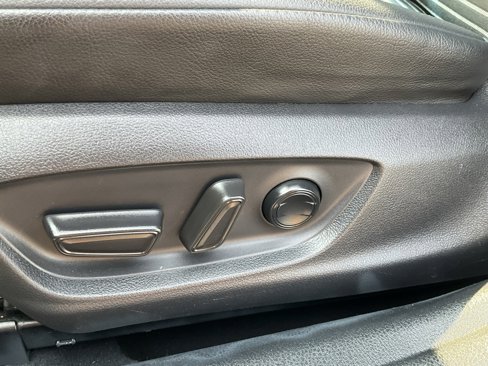 Used 2018 Toyota Camry SE image 15