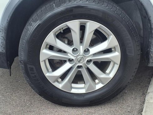 Used 2016 Nissan Rogue SV w/ SV Premium Package image 22