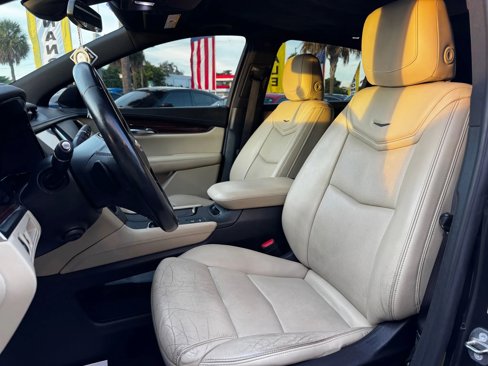 Used 2018 Cadillac XT5 Premium Luxury image 13