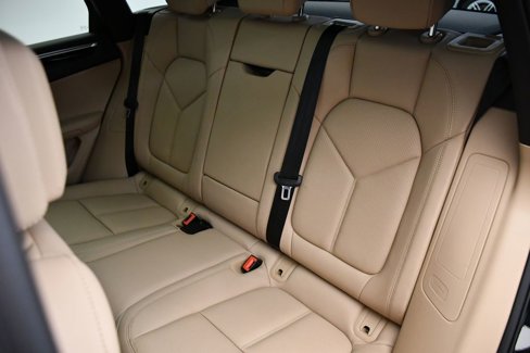 Used 2023 Porsche Macan Turbo image 45