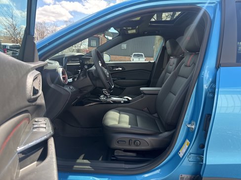 New 2025 Chevrolet Trax RS w/ Sunroof Package image 13