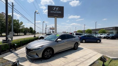Certified 2023 Hyundai Elantra SEL image 7