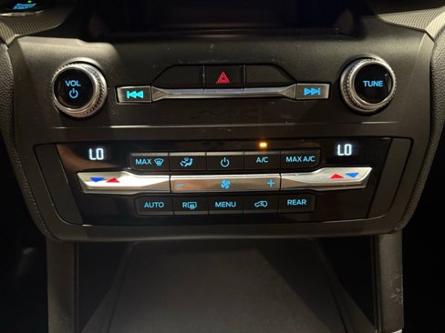 Used 2020 Ford Explorer XLT w/ Equipment Group 202A image 23