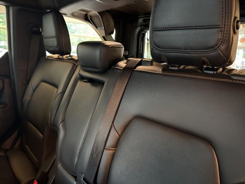 Used 2024 Ford Bronco Badlands image 14