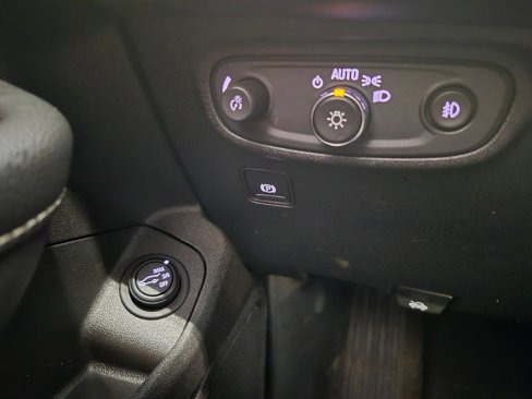 Used 2018 GMC Terrain Denali w/ Advanced Safety Package image 25