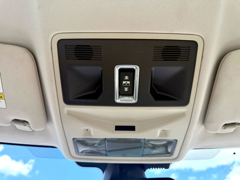 Used 2013 Land Rover Range Rover Evoque Prestige image 19