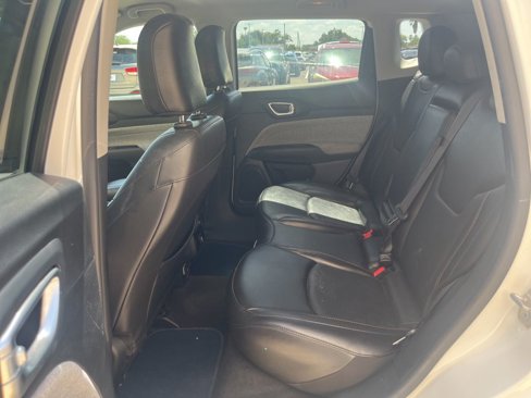 Used 2022 Jeep Compass Latitude image 14