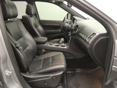 Used 2019 Jeep Grand Cherokee Limited w/ Luxury Group II image 21