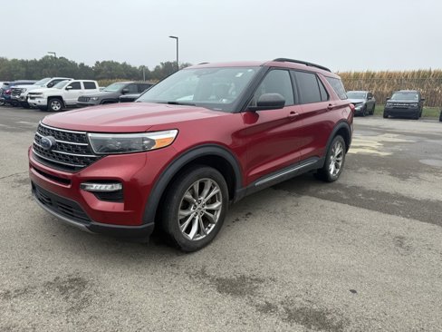 Used 2020 Ford Explorer XLT w/ Equipment Group 202A image 3