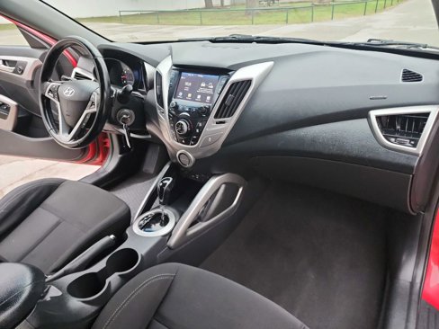 Used 2017 Hyundai Veloster image 35