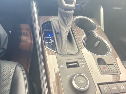 Used 2022 Toyota Highlander Limited image 9