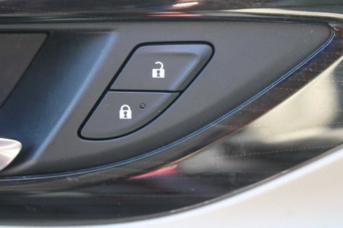 Used 2018 Buick Regal Essence w/ Driver Confidence Package #1 image 22