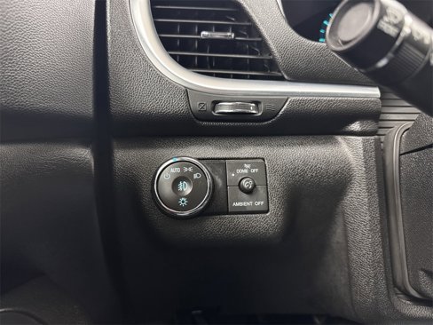 Used 2017 Chevrolet Traverse LT image 19