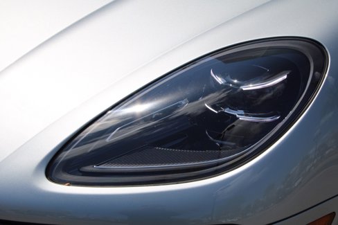 Certified 2024 Porsche Macan image 11