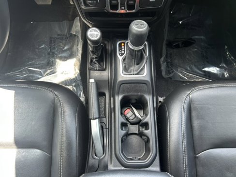 Used 2020 Jeep Wrangler Unlimited Sahara image 16
