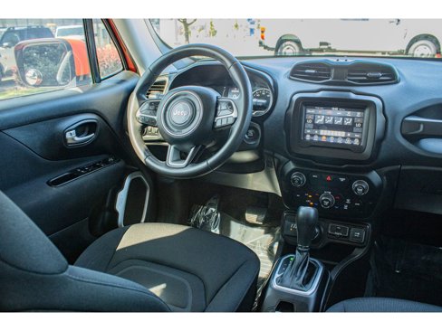 Used 2020 Jeep Renegade Latitude image 12