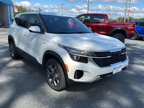 Used 2024 Kia Seltos LX image 6