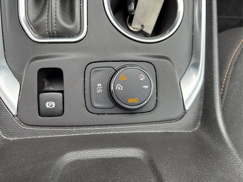 Used 2018 Chevrolet Traverse LT image 35