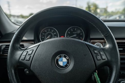 Used 2011 BMW 328i xDrive Sedan w/ Premium Pkg image 17