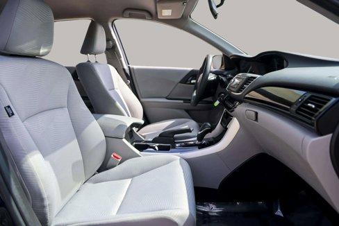 Used 2017 Honda Accord LX image 33