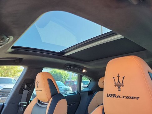 New 2024 Maserati Levante Trofeo image 13
