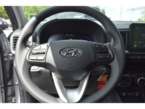 New 2025 Hyundai Venue SE image 15