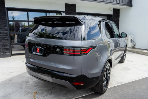 Used 2021 Land Rover Discovery S R-Dynamic image 13