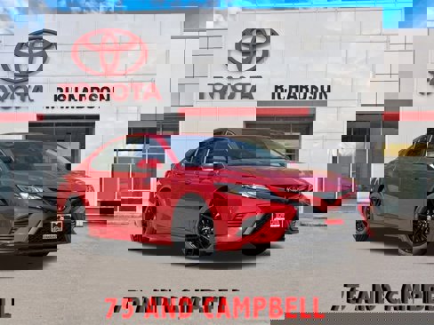 Used 2019 Toyota Camry SE image 1