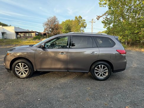 Used 2014 Nissan Pathfinder SV image 8