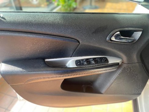 Used 2019 Dodge Journey SE image 14