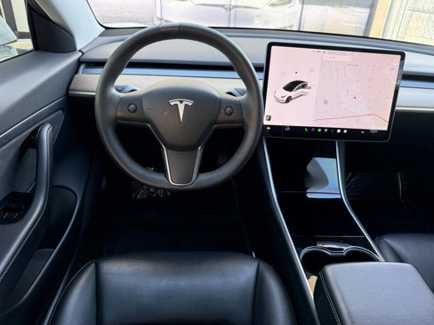 Used 2020 Tesla Model 3 Standard Range Plus image 23