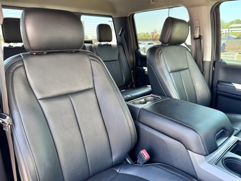 Used 2020 Ford F250 Lariat w/ Chrome Package image 31