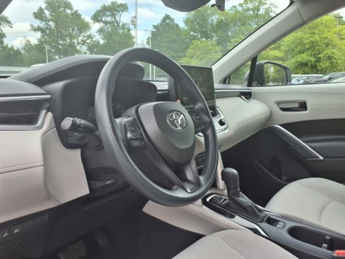 Used 2023 Toyota Corolla Cross L image 10