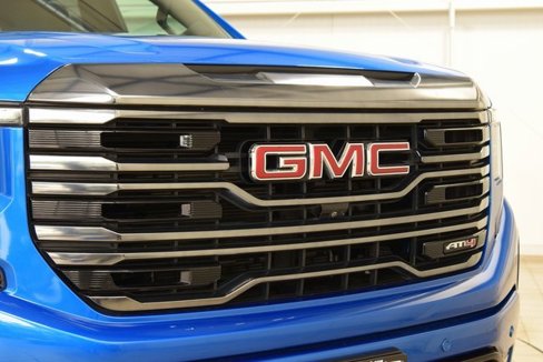 Used 2023 GMC Sierra 1500 AT4 w/ Technology Package image 9
