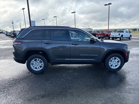 New 2025 Jeep Grand Cherokee Laredo w/ Luxury Tech Group I image 6