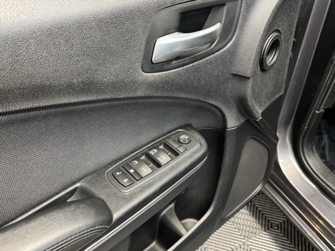 Used 2016 Dodge Charger SE image 11
