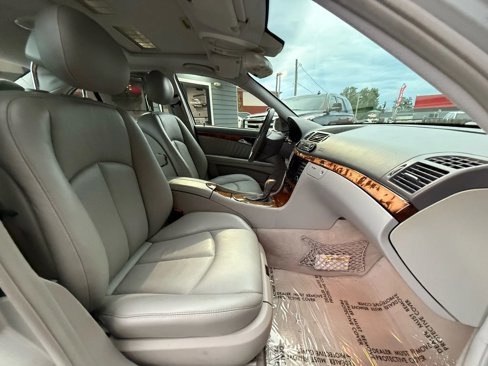 Used 2003 Mercedes-Benz E 320 Sedan image 29